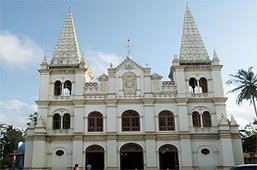santa cruz basilica in ernakulam